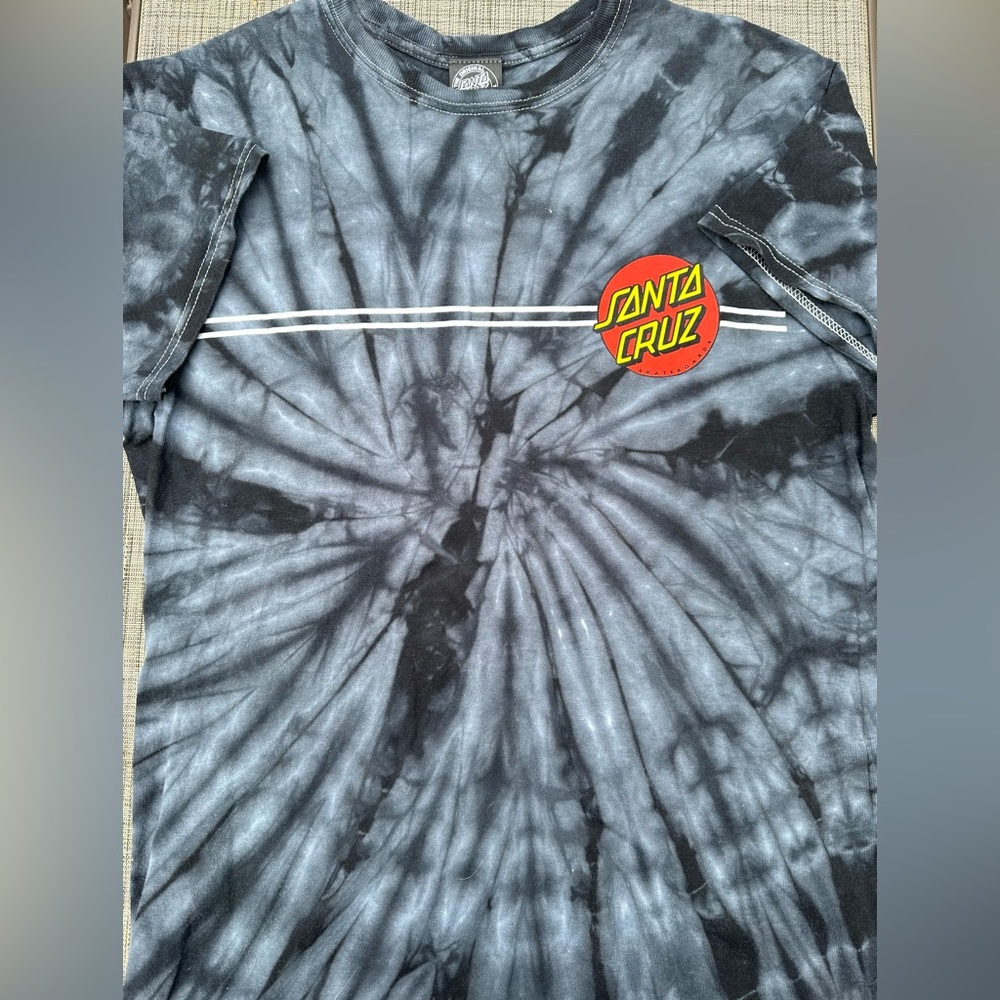 Santa Cruz Skateboards Tshirt, short sleeve, excellent condition, size medium